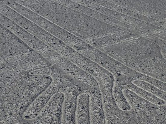 nasca._buscando_huellas_en_el_desierto