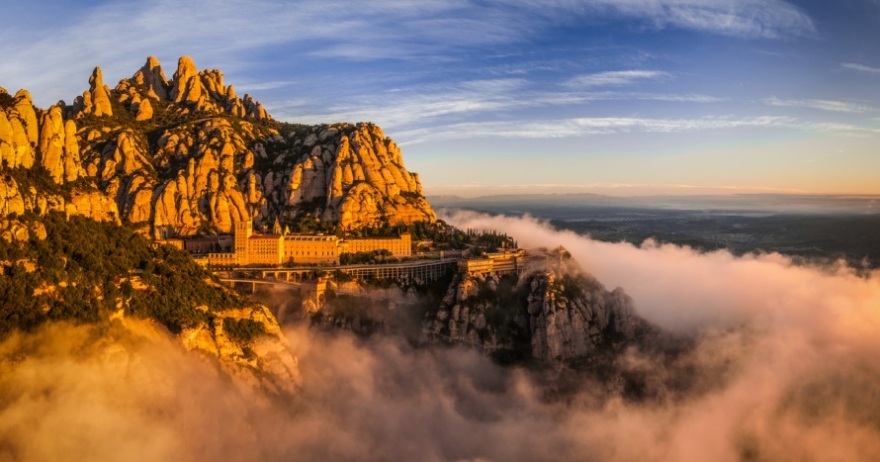 visita_a_montserrat_al_amanecer_en_barcelona
