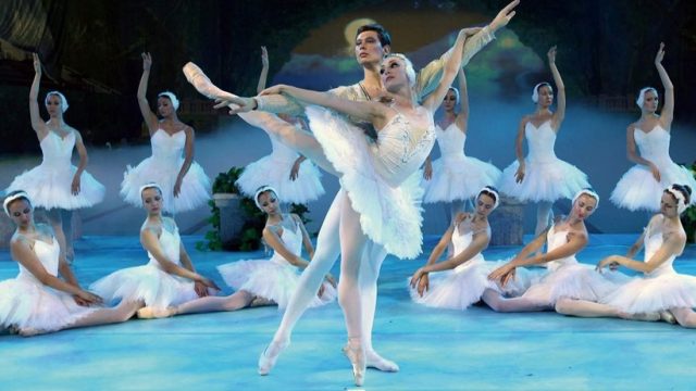 el_ballet_nacional_ruso_presenta_`el_lago_de_los_cisnes´_en_ferrol
