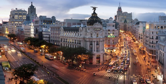 gran_bola_navidad_edificio_metrópolis